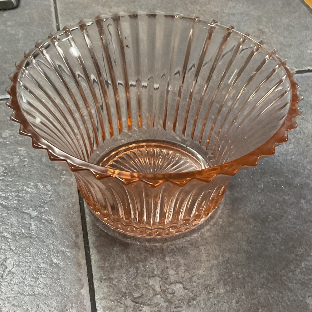 Elegant Ribbed Glass Bowl Pink Depression.